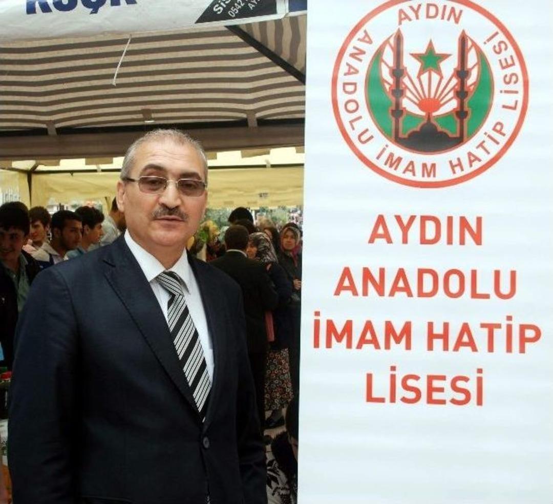 Aydın'dan İmam Hatip &Ouml;ğrencileri Arkadaşlarına Destek İ&ccedil;in Kermes D&uuml;zenledi