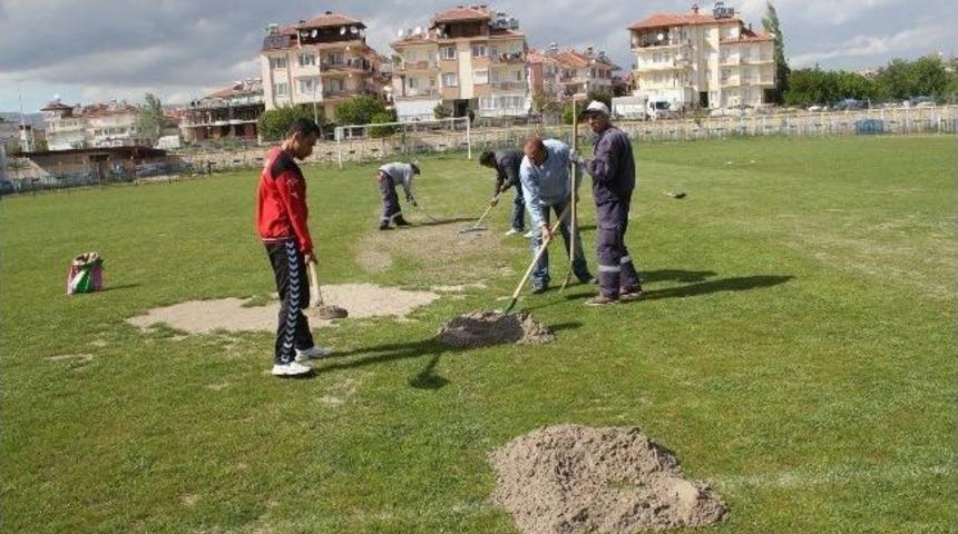 Korkuteli Atat&uuml;rk Stadyumu Zemini Yenileniyor