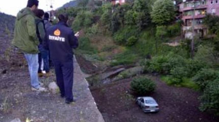 &Ouml;l&uuml;ce Mevkisindeki kazada 4 kişi yaralandı