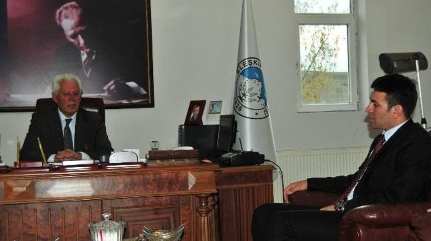 Vali Yardımcısı Ve Ato Başkanının Eleşkirt Belediye Başkanına Hayırlı Olsun Ziyareti
