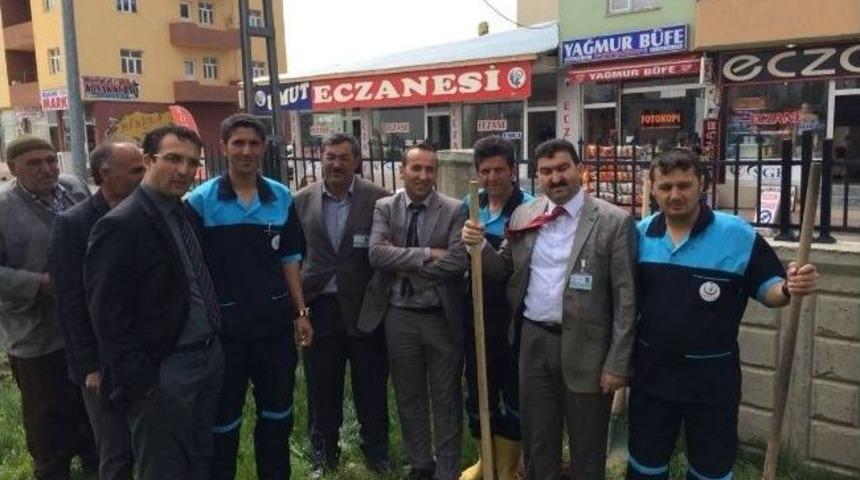 Bulanık Devlet Hastanesi Bahçesine Fidan Dikimi