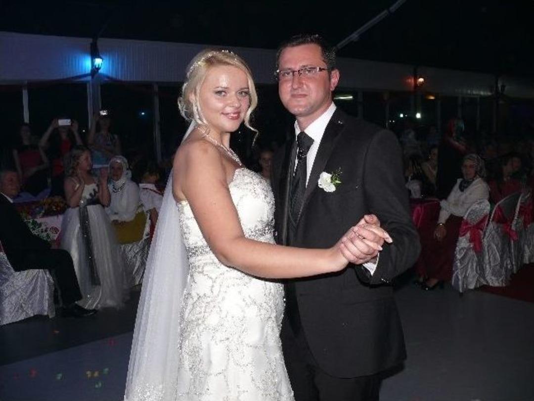 Bilecik&rsquo;te Ukraynalı Geline T&uuml;rk Adetlerine G&ouml;re D&uuml;ğ&uuml;n