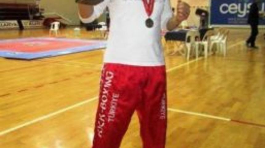 Emre, T&uuml;rkiye Şampiyonası Yolunda