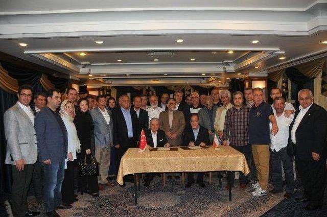 İzmir Ticaret Odası, İran İle İhraç Ürünleri Fuarı İçin Tahran’da Protokol İmzaladı