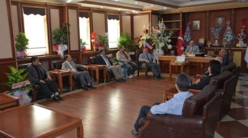 Akademisyenler Belediye Başkanı Kara&rsquo;yı Ziyaret Etti