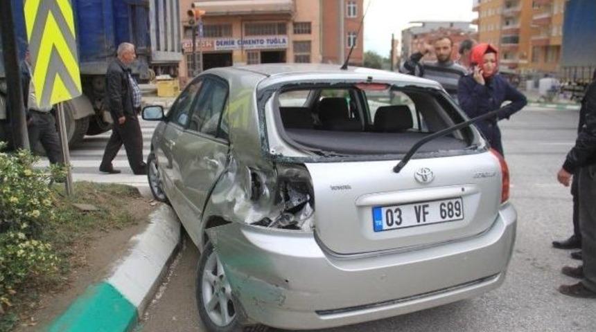 Ucuz Atlatılan Kaza Sonrası G&ouml;zyaşlarına Boğuldu