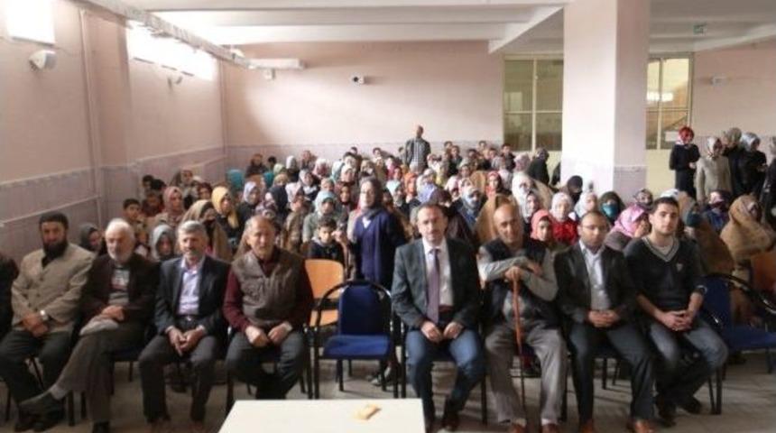 &Uuml;niversite &Ouml;ğrencilerinden &Ouml;rnek Davranış