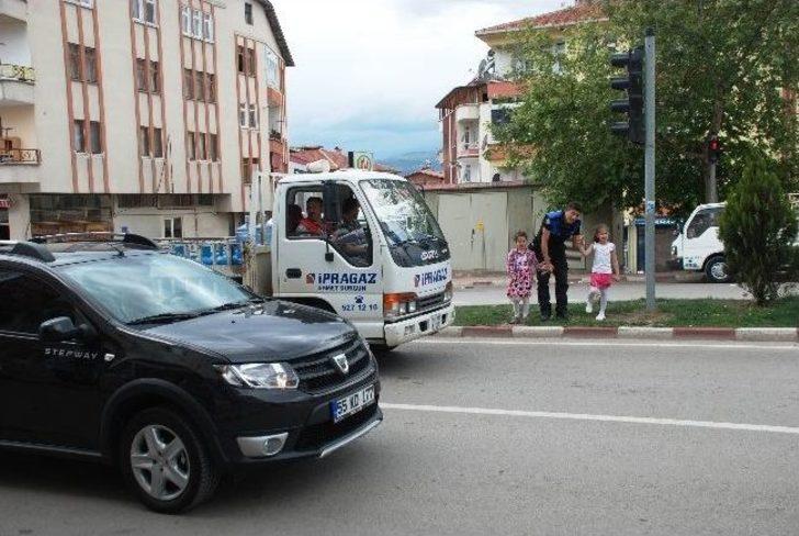 Miniklere Trafikte Uygulamalı Eğitim G3