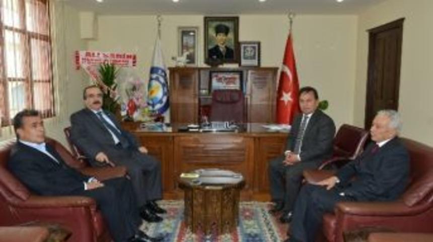 Sarı&ccedil;am Belediye Başkanı Uludağ'a Vali Coş&rsquo;tan İade-i Ziyaret
