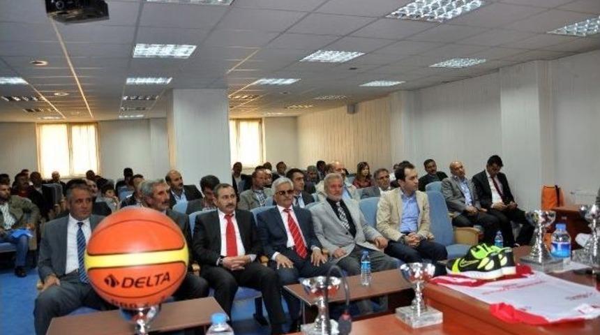 "yaşasın K&ouml;y&uuml;mde Saha, Pota Ve File" Kapsamında Spor Malzemesi Dağıtımı Ger&ccedil;ekleşti