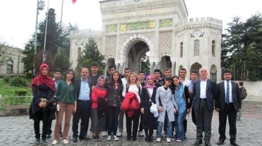 Başarılı &Ouml;ğrencilere İstanbul Gezisi D&uuml;zenlendi