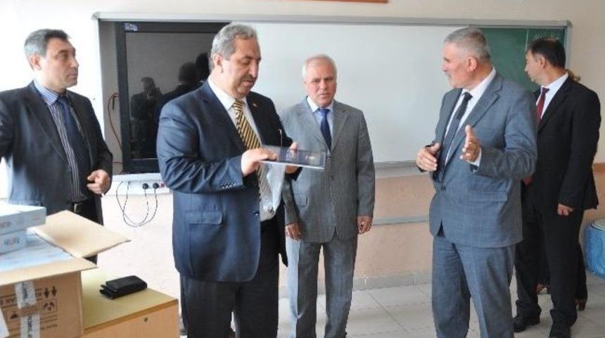 Soma'da Lise &Ouml;ğrencilerinin Tablet Sevinci