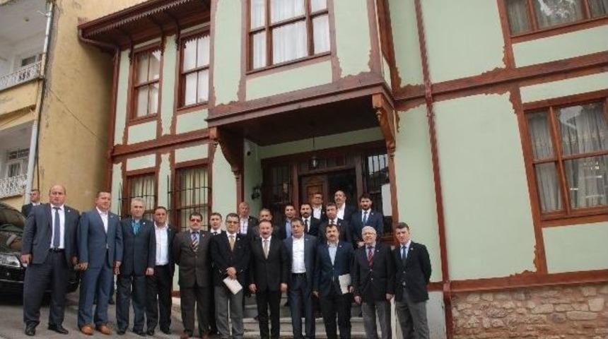 İzmit Belediye Başkanı Doğan, Meclis &Uuml;yelerine Tarihi Koridoru&rsquo;nu Gezdirdi