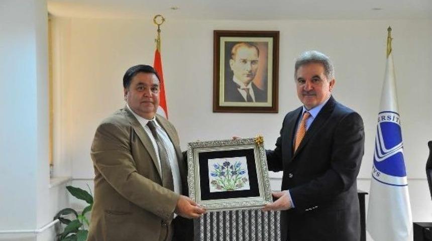 Sa&uuml;'den, Mısır S&uuml;veyş Kanalı &Uuml;niversitesi İle İşbirliği