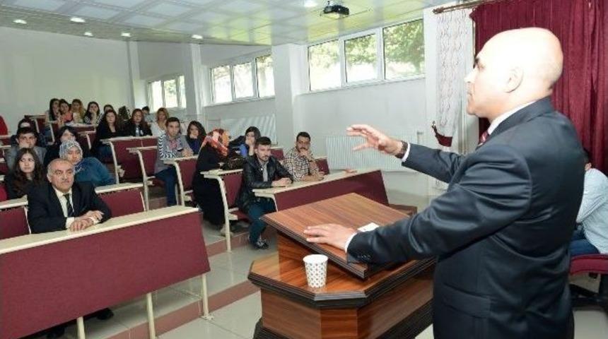 Ali Korkut, &Uuml;niversiteye Sosyal Belediyeciliği Anlattı