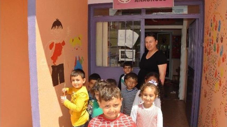 Aralık Anaokulnun Duvarları Rengarenk Oldu