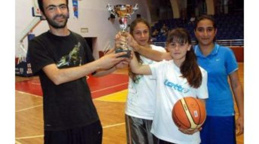 Aydınlı Antrenör 3 Yılda 33 Başarıya İmza Attı