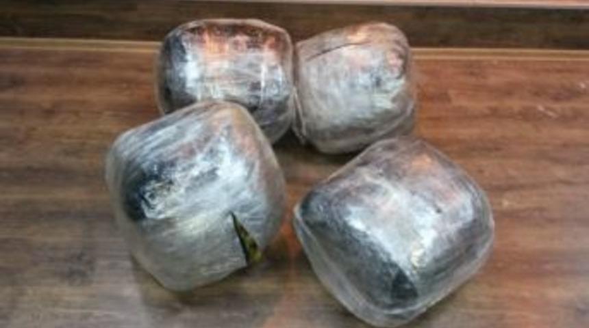 Aracın Bagajında 53 Kilo 700 Gram Esrar Ele Geçirildi