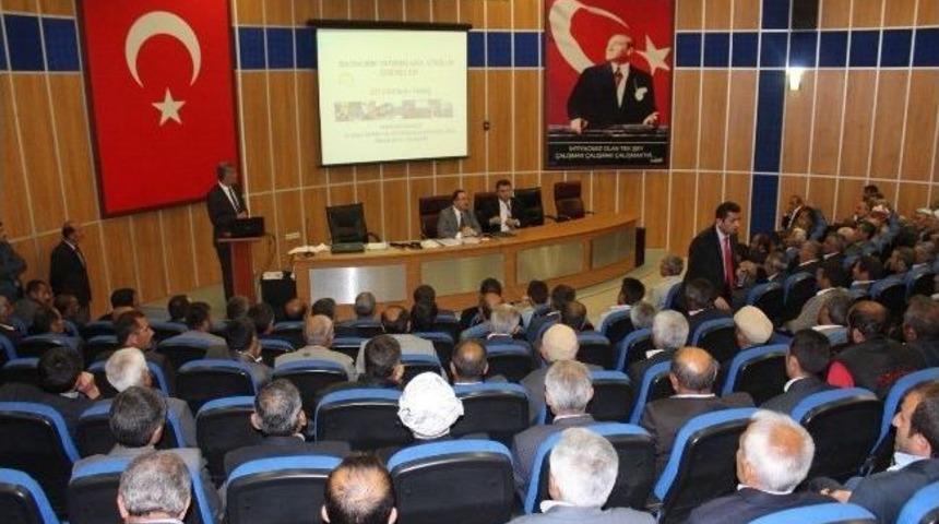 Hakkari’de Çiftçilere Yönelik Bilgilendirme Toplantısı