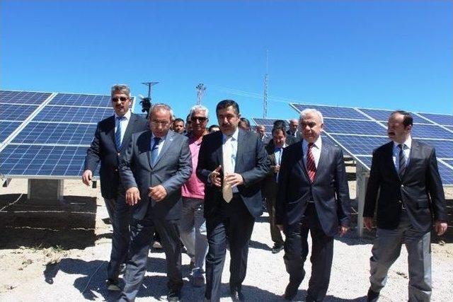 Yyü Güneş Enerjisi İle Van’da İlk Olarak Kendi Elektriğini Üretiyor