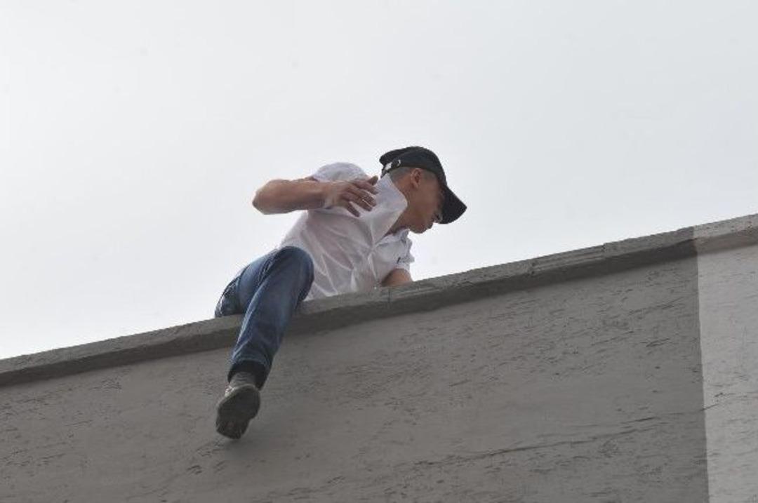 Aşkı İ&ccedil;in &Ccedil;atıya &Ccedil;ıktı