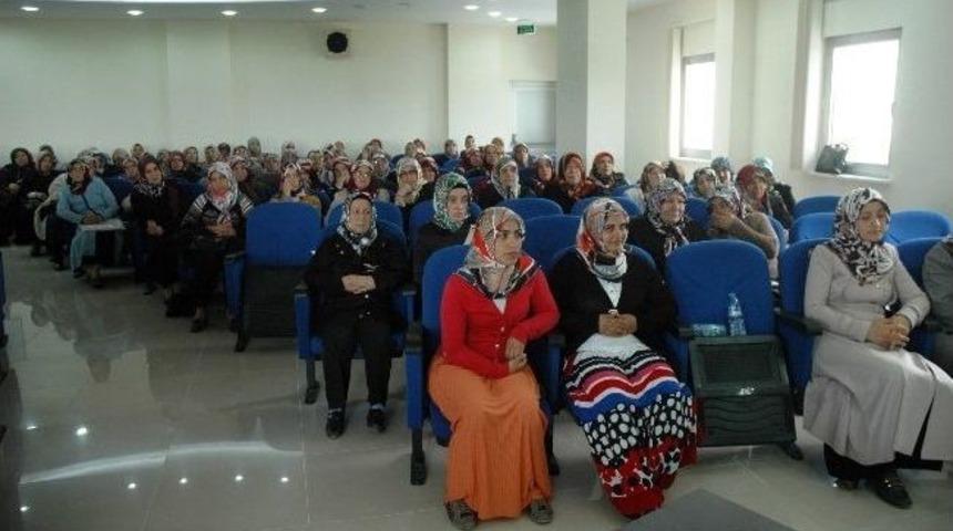 Kur&rsquo;an Kursları Bilgilerini Yarıştırdı