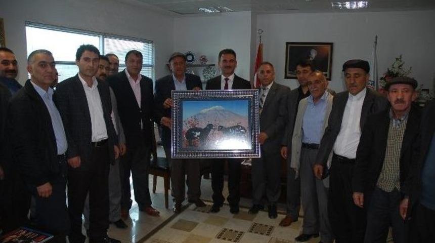 Ağrılılardan Yılmaz&rsquo;a Anlamlı Tablo