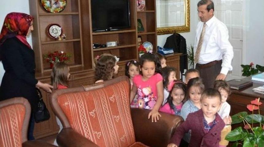 Minikler Başkan &Ouml;zkan&rsquo;ı Ziyaret Etti