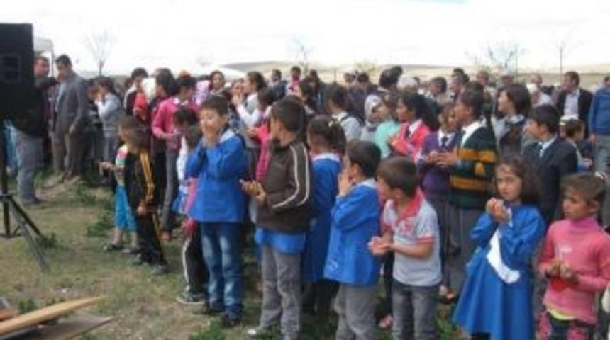 Cihanbeyli&rsquo;de Eller Yağmur Duası İ&ccedil;in A&ccedil;ıldı