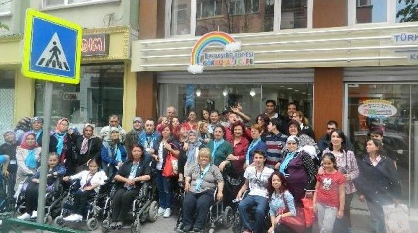 T&uuml;rkiye Sakatlar Derneği &Ccedil;erkezk&ouml;y Şubesi Eskişehir&rsquo;i Gezdi