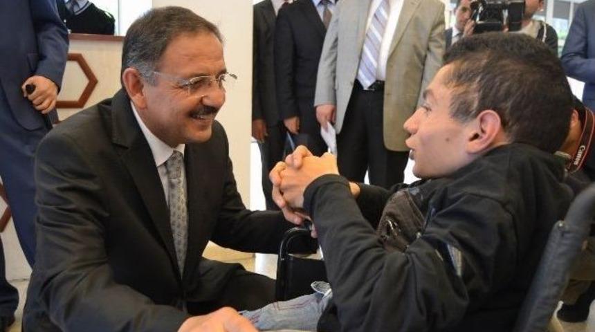 Kayseri B&uuml;y&uuml;kşehir Belediye Başkanı Mehmet &Ouml;zhaseki: