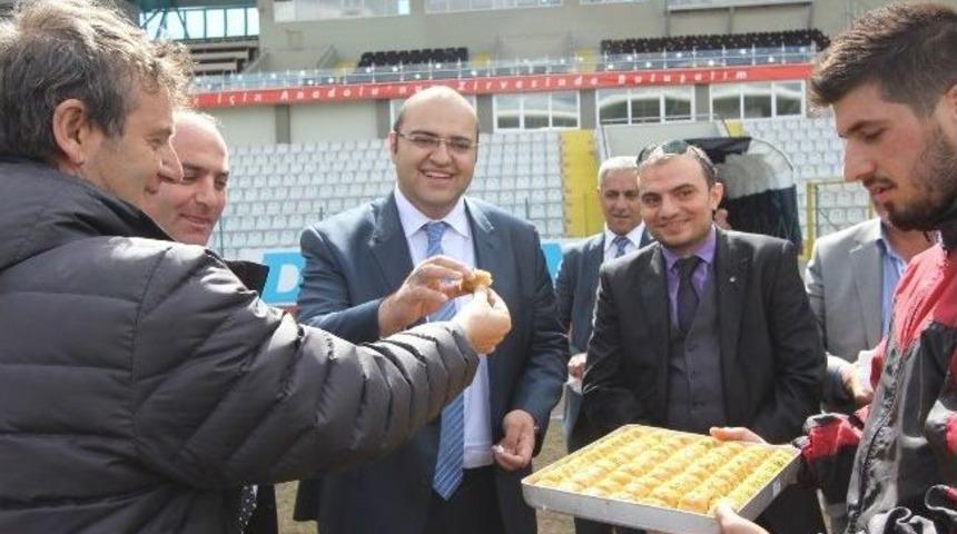 Başkan Orhan&rsquo;dan Belediyespor&rsquo;a Tatlı Moral