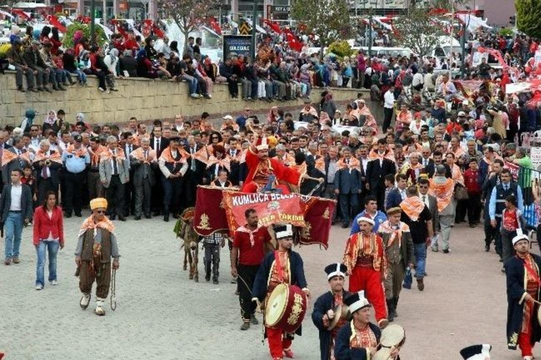 Y&uuml;z Bin Kişilik Y&ouml;r&uuml;k G&ouml;&ccedil;&uuml;