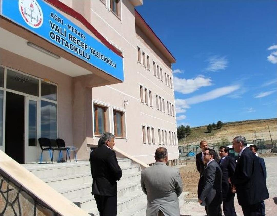 Vali Yardımcısı Tengir Okul İnşaatlarında İncelemelerde Bulundu