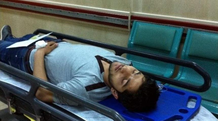 Otomobile &Ccedil;arpmamak İ&ccedil;in Motosikleti Devirdi: 2 Yaralı