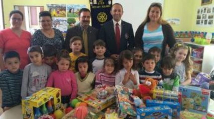 Efes Rotary Urlalı &Ccedil;ocukları Sevindirdi