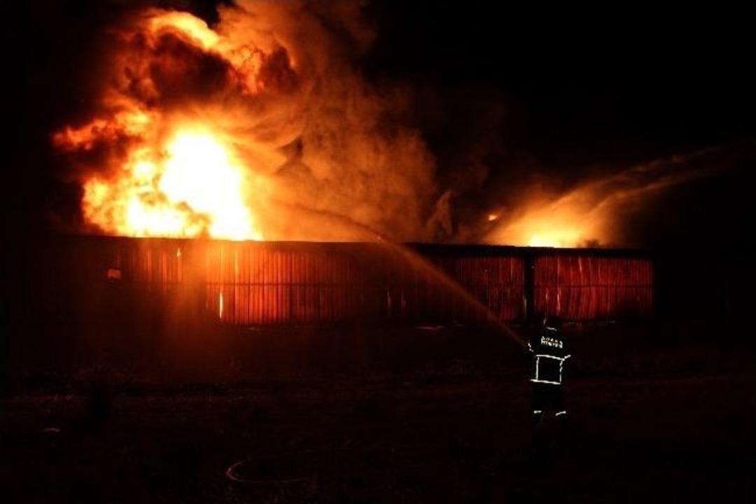 Fabrika Yandı, Kadın İş&ccedil;iler G&ouml;zyaşlarına Boğuldu