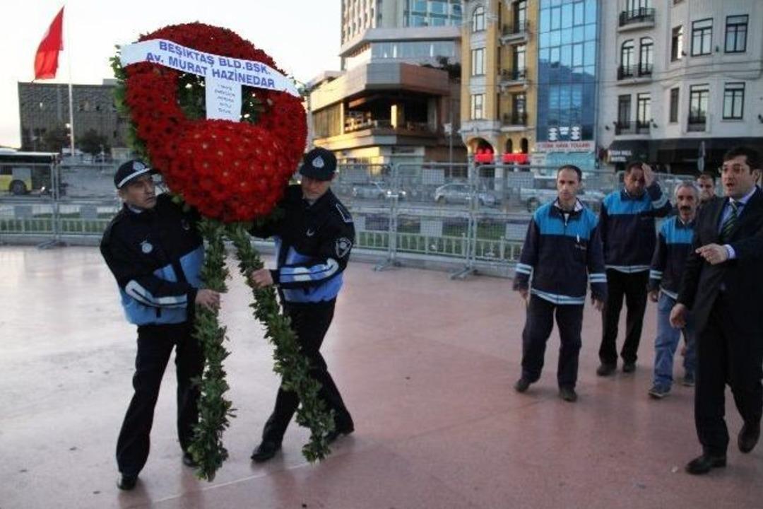 Taksim&rsquo;de S&uuml;p&uuml;rgeli &Ccedil;elenk Krizi