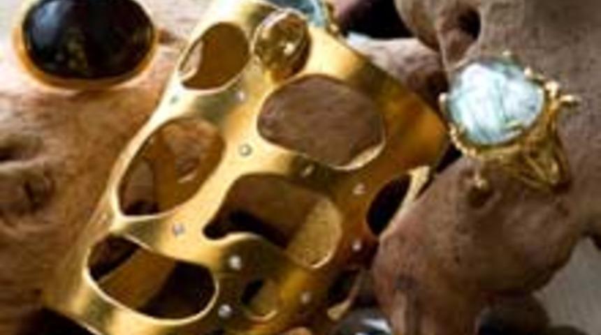 Doğal Taşlı Aksesuarların Cazibesi