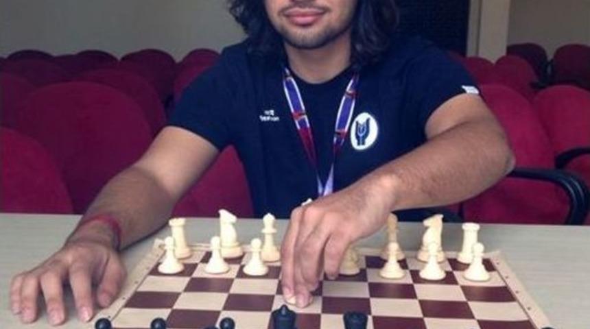 İzmirli Kasparov Cankut Yine Şampiyon