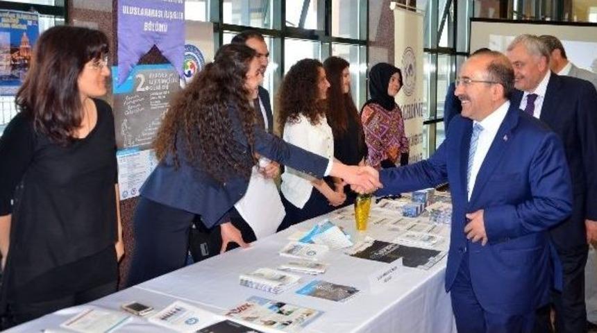 Başkan G&uuml;mr&uuml;k&ccedil;&uuml;oğlu, Kt&uuml;&rsquo;n&uuml;n Tanıtım Fuarını Ziyaret Etti