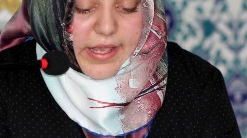 Kur'an-ı Kerim Okuma Yarışmasında Kız &Ouml;ğrencinin Zor Anları