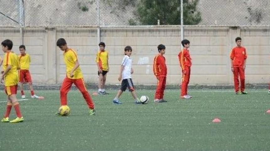 Yeni Malatyaspor Altyapısında &Ccedil;alışmalar S&uuml;r&uuml;yor