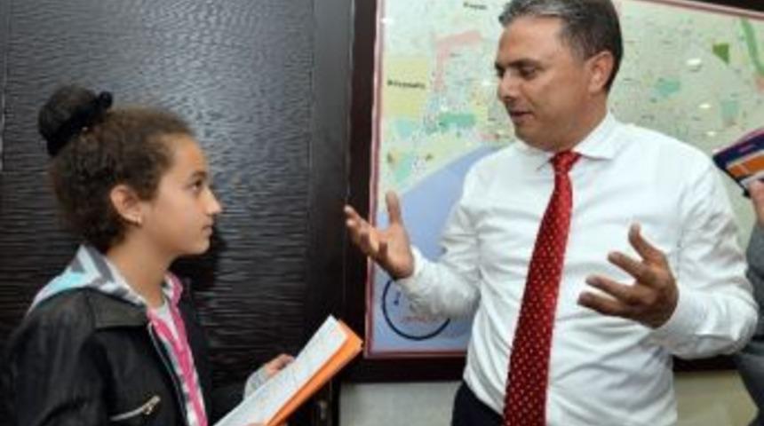 İlk&ouml;ğretim &Ouml;ğrencisinden Başkana On Soru