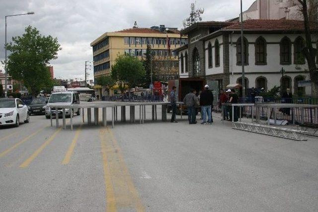 Afyonkarahisar, 1 Mayıs’ı Kutlamaya Hazırlanıyor