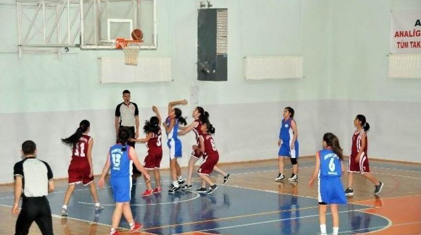 Akşehir&rsquo;de Yıldız Kızlar T&uuml;rkiye Finalleri Başladı