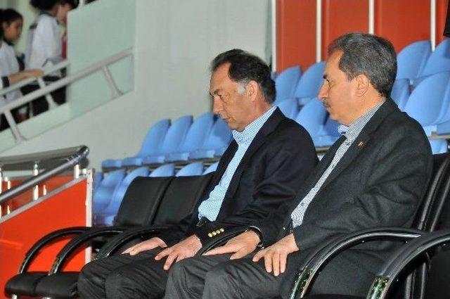 Akşehir&rsquo;de Yıldız Kızlar T&uuml;rkiye Finalleri Başladı 1