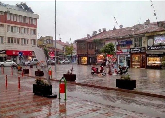 Bolvadin’de Yağan Yağmurlar Çiftçinin Yüzünü Güldürdü 1