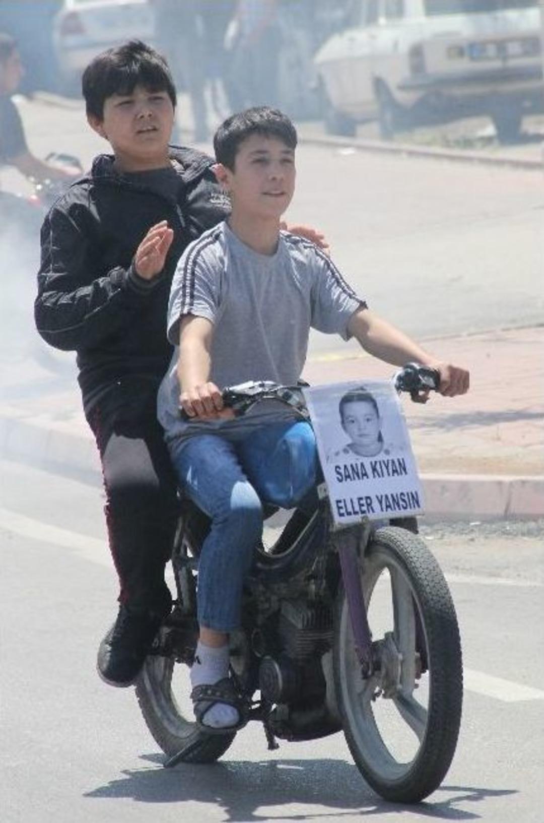 Binlerce Adanalı Gizem İ&ccedil;in Y&uuml;r&uuml;d&uuml;