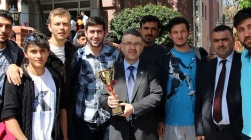 Turnuvasında &Uuml;&ccedil;&uuml;nc&uuml; Oldular